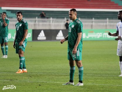 اللاعب الراحل بلال بن حمودة خلال تنفيذه ركلة جزاء قبل وفاته بساعات  - فيسبوك -الاتحاد الجزائري لكرة القدم 
