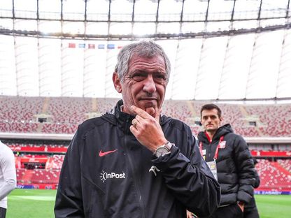 البرتغالي فرناندو سانتوس مدرب منتخب بولندا الأول لكرة القدم - twitter/Transfery