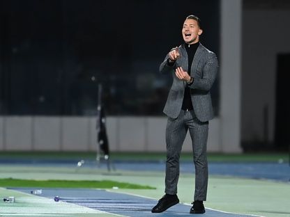 ماتياس يايلسه المدير الفني للنادي الأهلي خلال مباراة ضمك في الدوري السعودي - 9 نوفمبر 2023 - X/@aawsat_spt