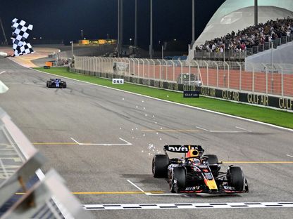 ماكس فرشتابن فائزاً بسباق جائزة البحرين على حلبة "صخير" - 5 مارس 2023 - Reuters 