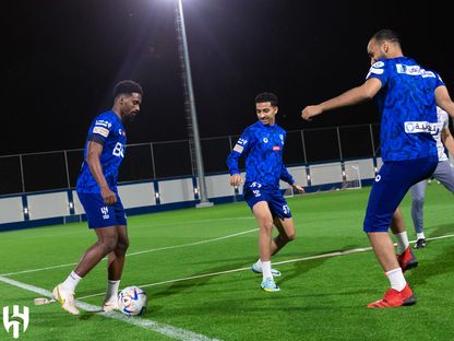 لاعبو الهلال في أول حصة تدريبية بملعب التدريبات الجديد - 25 مارس 2023 - twitter/Alhilal_FC