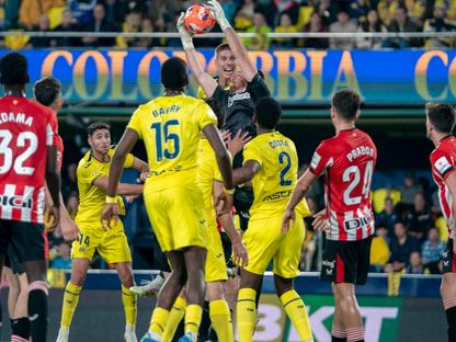 مدافع فياريال خوان فويث يهدد مرمى أتلتيك بلباو 6-4-2025 - Villarreal/web