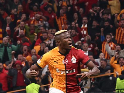 فيكتور أوسيمين مهاجم غلطة سراي يحتفل بهدف في مرمى توتنهام بالدوري الأوروبي - 7 نوفمبر 2024 - Reuters