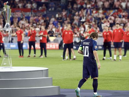 حزن الكرواتي لوكا مودريتش بعد خسارة نهائي دوري الأمم الأوروبية 2023 أمام إسبانيا - Reuters