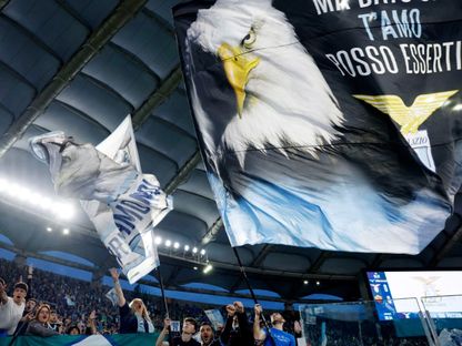 جمهور لاتسيو في مباراة ديربي روما 13-4-2025 - Reuters