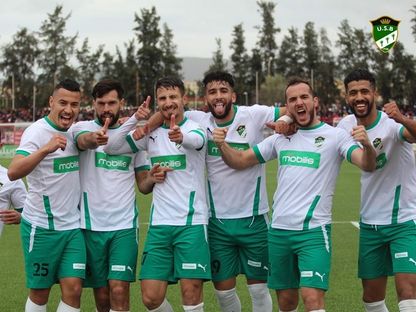 احتفال لاعبي نادي اتحاد بسكرة بالتأهل على حساب أولمبي الشلف في كأس الجزائر - 8 مارس 2024 - Facebook/@USB