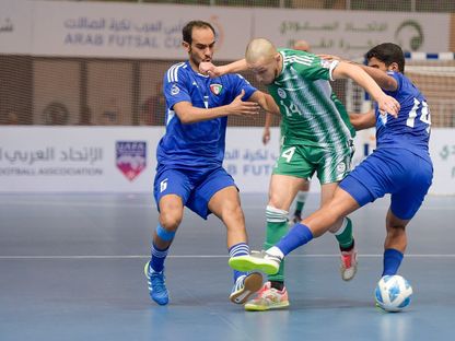 الكويت تتجاوز الجزائر وتبلغ نهائي كأس العرب لكرة الصالات