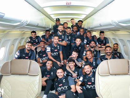 لاعبو الهلال السعودي في الطائرة قبل السفر إلى النمسا - 2 يوليو 2023 - twitter/Alhilal_FC