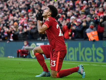 احتفال لويس دياز لاعب ليفربول بهدفه في شباك نوريتش سيتي - AFP