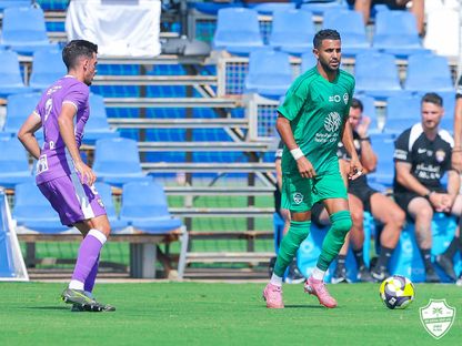 رياض محرز لاعب الأهلي السعودي خلال مواجهة العين الإماراتي الودية في إسبانيا