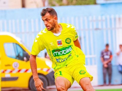 دادي الحسين مواقي لاعب شبيبة القبائل خلال مواجهة أمل الأربعاء - 7 يوليو 2023 - TWITTER/@jsk_tweet