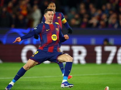 روبرت ليفاندوفسكي يهدر فرصة في مباراة برشلونة وكوبنهاغن في دوري أبطال أوروبا - 28 يناير 2026 - Reuters