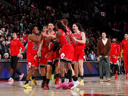 NBA.. ثلاثية قاتلة لنيكولا فوسيفيتش تمنح بولز الفوز على بليزرز