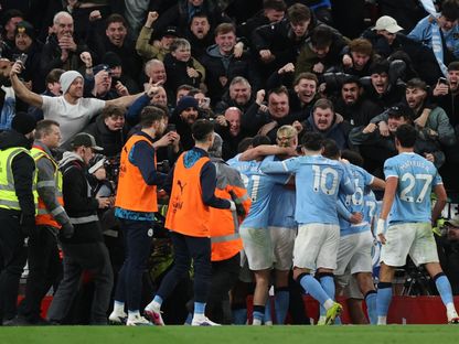 فرحة لاعبي مانشستر سيتي بتسجيل هدف في شباك ليفربول ضمن الدوري الإنجليزي الممتاز - 8 فبراير 2026 - REUTERS