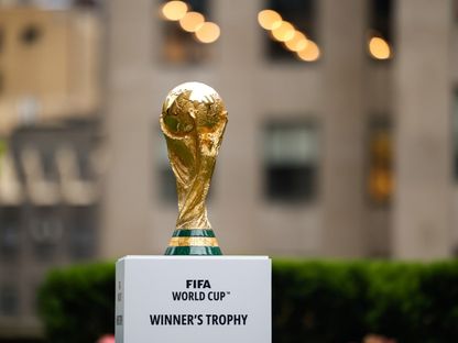 كأس العالم أثناء عرضها في مدينة نيويورك الأميركية - 16 يونيو 2022 - Reuters