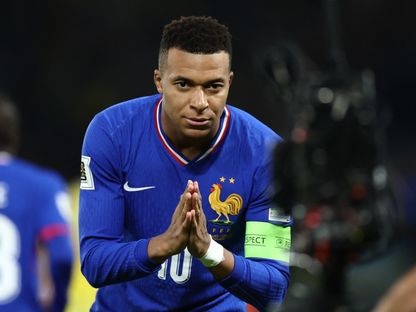 زملاء كيليان مبابي "منزعجون" من تدليل أيقونة فرنسا