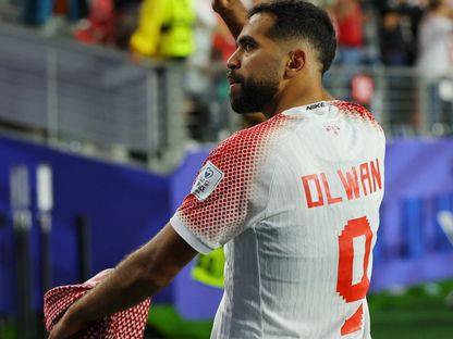 علي علوان مهاجم الأردن يلوّح للجماهير بعد نهاية مواجهة النمسا بكأس العالم - 17 يونيو 2026 - REUTERS