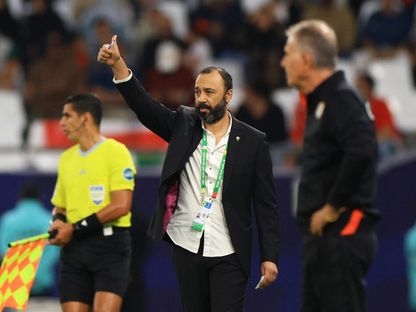 طارق السكتيوي مدرب منتخب المغرب في مباراة  عمان بكأس العرب - 5 ديسمبر 2025 - Reuters