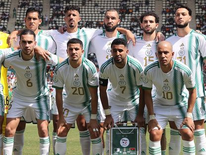 منتخب الجزائر قبل مباراته ضد بوركينا فاسو في كأس أمم إفريقيا - 20 يناير 2024 - X/@LesVerts