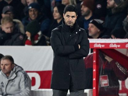 حزن ميكيل أرتيتا على تعادل أرسنال مع نوتنغهام فورست في الدوري الإنجليزي - 17 يناير 2026 - Reuters