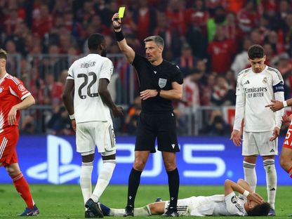أنطونيو روديغر يتعرض لبطاقة صفراء في مباراة بايرن ميونيخ وريال مدريد بإياب ربع نهائي دوري أبطال أوروبا - 15 أبريل 2026 - Reuters