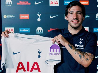 الإيطالي ساندرو تونالي لاعب توتنهام الجديد - 6 يوليو 2026 - X/@SpursOfficial