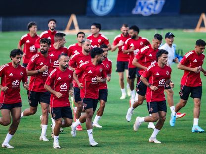 لاعبو الأهلي المصري في الحصة التدريبية الأخيرة قبل مواجهة إنتر ميامي في افتتاح كأس العالم للأندية - 13 يونيو 2025 - X/@AlAhly