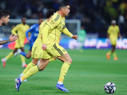 صراع بين كريستيانو رونالدو وروبن نيفيز في ديربي الهلال والنصر بدوري روشن السعودي - 12 يناير 2026 - X@AlNassrFC