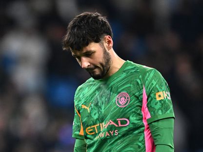 يشعر بالخيانة؟.. حارس مانشستر سيتي يثير أزمة لبيب غوارديولا