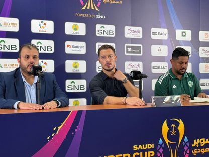 ماتياس يايسله مدرب الأهلي في المؤتمر الصحفي بعد الفوز على القادسية في نصف نهائي كأس السوبر السعودي - 20 أغسطس 2025 - X/@aawsat_spt