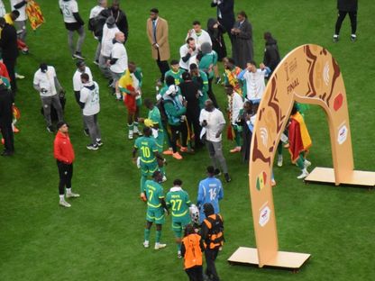 أثناء استعداد منتخب السنغال لتسلم الميداليات الذهبية في نهائي كأس أمم إفريقيا 2025 - 18 يناير 2026 - mahmoudmaher/asharq