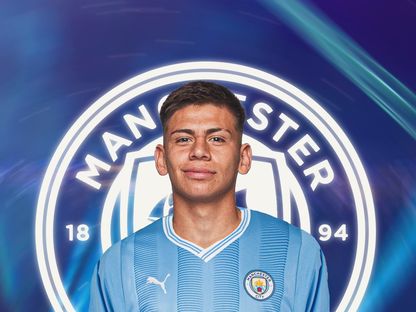 الأرجنتيني الشاب كلاوديو إيتشيفيري لاعب مانشستر سيتي الجديد - x/@FabrizioRomano