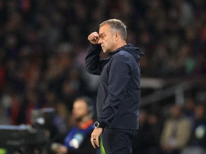 مدرب برشلونة هانزي فليك خلال مباراة ضد إنتر ميلان في نصف نهائي دوري أبطال أوروبا - 30 أبريل 2025 - Reuters