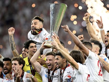 إشبيلية يتأهل إلى دوري أبطال أوروبا للمرة الثالثة من خلال الدوري الأوروبي - Reuters