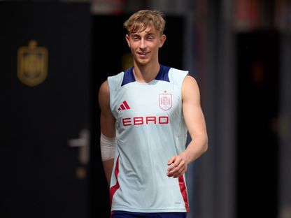 دين هويسن مدافع ريال مدريد الجديد في معسكر منتخب إسبانيا - 2 يونيو 2025 - x@SEFutbol