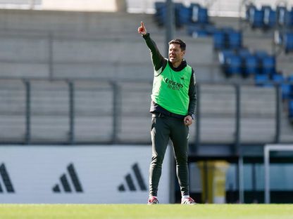 تشابي ألونسو خلال تدريب لريال مدريد - 8 نوفمبر 2025 - realmadrid.com