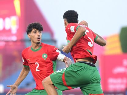 فرحة لاعبَين مغربيين بهدف في مرمى كاليدونيا الجديدة بكأس العالم تحت 17 عاماً - 9 نوفمبر 2025 - X/@fifaworldcup_ar