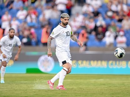 لاعب نادي الشباب إيفر بانيغا لحظة تسديد ركلة جزاء على طريقة بانيكا في مرمى الزمالك بكأس الملك سلمان - 31 يوليو 2023 - Twitter/AlShababSaudiFC