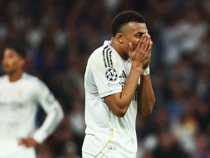 كيليان مبابي يتحسّر على إهداره فرصة للتسجيل خلال مباراة بين ريال مدريد وبايرن ميونيخ في دوري أبطال أوروبا - 7 أبريل 2026 - REUTERS