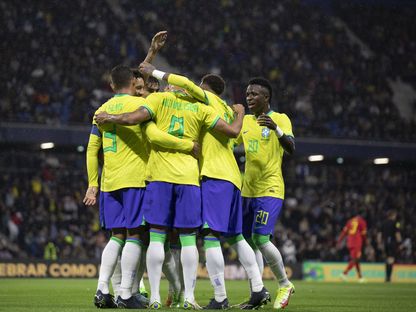 لاعبو البرازيل يحتفلون بعد تسجيلهم هدفاً في شباك غانا - 23 سبتمبر 2022 - TWITTER/@CBF_Futebol
