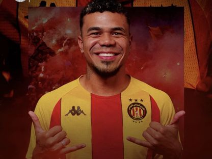 لاعب الترجي الرياضي يان ساسي بعد التوقيع مع النادي حتى 2026 - 4 أغسطس 2023 - Twitter/ESTuniscom