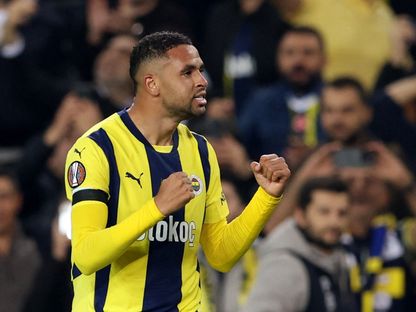 الدولي المغربي يوسف النصيري مهاجم فنربخشة يحتفل بهدفه في شباك مانشستر يونايتد - 24 أكتوبر 2024 - Reuters