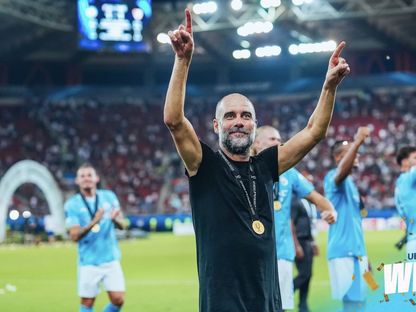 بيب غوارديولا يحتفل بتتويج مان سيتي بأول كأس سوبر أوروبي في التاريخ 17-8-2023 - Web/@mancity