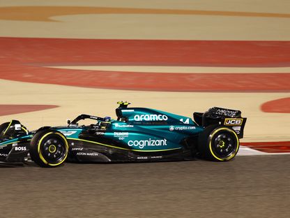 فرناندو ألونسو سائق أستون مارتن خلال التجارب الحرة لجائزة البحرين الكبرى للفورمولا 1 - 3 مارس 2023 - reuters