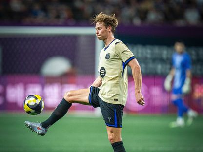 برشلونة يفقد خدمات دي يونغ أمام أتلتيكو مدريد لهذا السبب