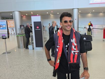 أحمد سيد (زيزو) لاعب الأهلي يصل إلى ميامي قبل كأس العالم للأندية - 7 يونيو 2025 - X/@AlAhly