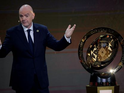 جياني إنفانتينو رئيس الاتحاد الدولي لكرة القدم إلى جانب لقب كأس العالم للأندية 2025 - 5 ديسمبر 2024 - Reuters