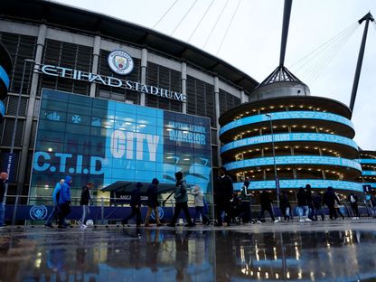 طيران "الاتحاد" يهدد بمقاضاة رابطة الدوري الإنجليزي بعد أزمة مانشستر سيتي