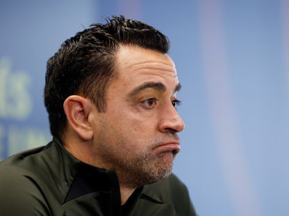 تشافي يكشف سر انهيار نتائج برشلونة في موسمه الأخير مع الفريق