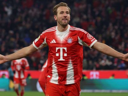 هاري كين يسجل هدفاً في فوز بايرن ميونيخ على فرايبورغ بسداسية لهدفين في الدوري الألماني - 22 نوفمبر 2025 - Reuters